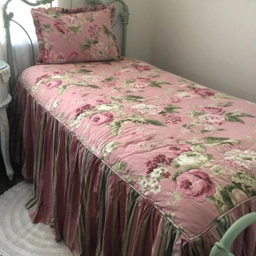 RARE / VTG Shabby Cottage Chic Chris Madden / Full Size /  Bedspread Ruffled